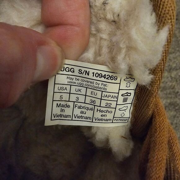 UGG Neumel Cozy Tan Suede Boots with Laces Size 5 - Picture 9 of 9